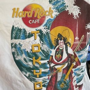 Authentic Hard Rock Cafe Tokyo tee shirt Off the shoulder